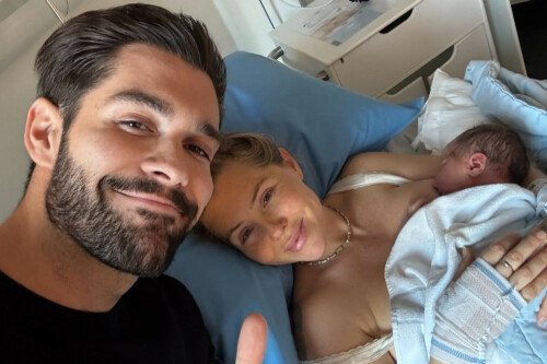 jonny-mitchell-with-his-girlfriend-simone-engelhardt-and-the.jpg Love Island's Jonny Mitchell becomes first-time dad