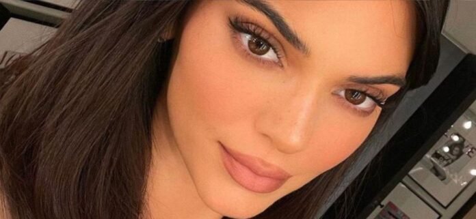 Kendall Jenner In Bikini Proves Yet Again She’s The 'Hottest Looking Queen'