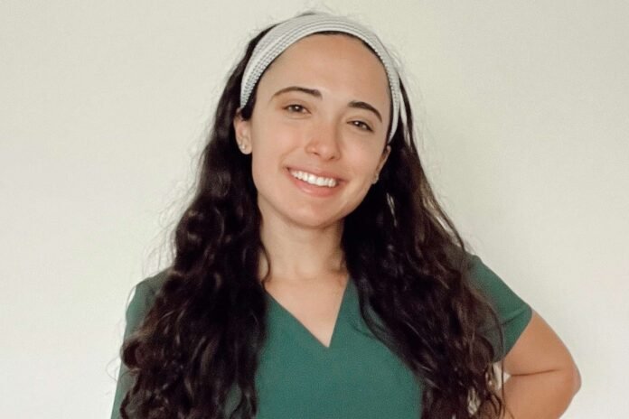 tez-nurse-103125-3-cdb77660bfa04b78bc25a352711f7615.jpg Nurse Details What 'The Pitt' Gets Right and Wrong About Working in ER (Exclusive)