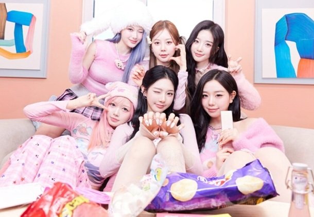 triples-msnz-sun-bubble-gum-girl.jpg Song Review: tripleS msnz sun – Bubble Gum Girl