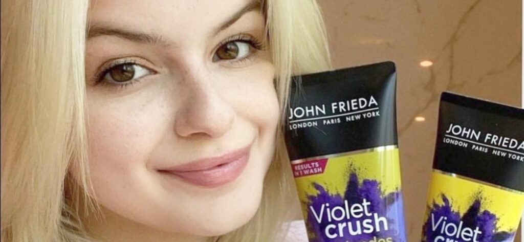 Ariel Winter Exposing Chest In Sheer Top Feels 'Very Pretty'