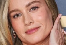 Brie Larson Highlights Her 'Full Moons' In Plunging Braless Gown Brie Larson Highlights Her 'Full Moons' In Plunging Braless Dress