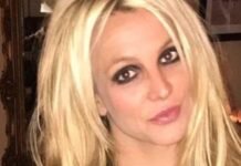 Britney Spears Popping Out Her String Bikini By chance Frees The Nipple Britney Spears Popping Out Her String Bikini Accidentally Frees The Nipple