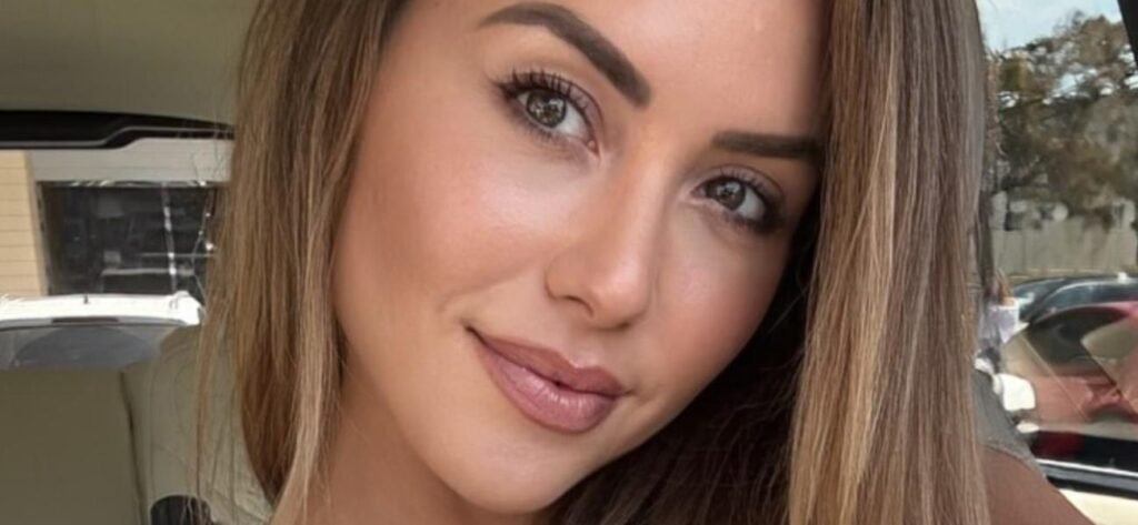 Brittney Palmer In G-String Underwear Shows Butt Worth 'Grabbing'