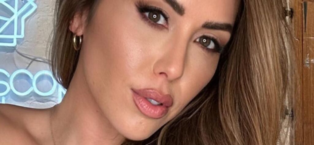 Brittney Palmer In Bathroom G-String 'Probably Illegal In Most States'