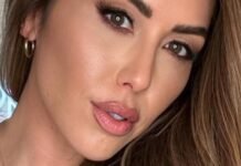 Brittney Palmer In Toilet G-String 'Most likely Unlawful In Most States' Brittney Palmer In Bathroom G-String 'Probably Illegal In Most States'