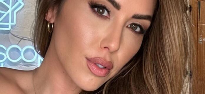 Brittney Palmer In Bathroom G-String 'Probably Illegal In Most States'