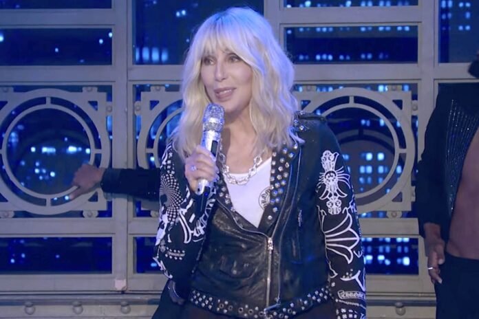 Cher Performs Christmas Songs on 'SNL': Watch