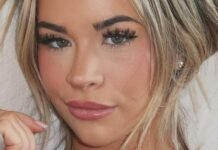 Emily Elizabeth Drops Jaws On Christmas Eve In Her Skintight Black Outfit Emily Elizabeth Drops Jaws On Christmas Eve In Her Skintight Black Outfit