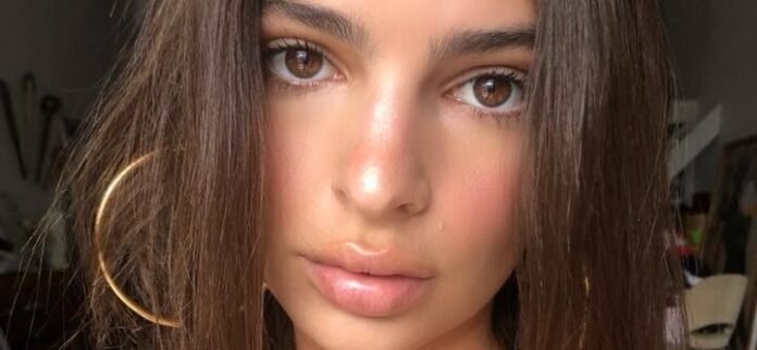 Emily Ratajkowski In Tiny Green Bikini Is 'A Woman Of Perfect Qualities'