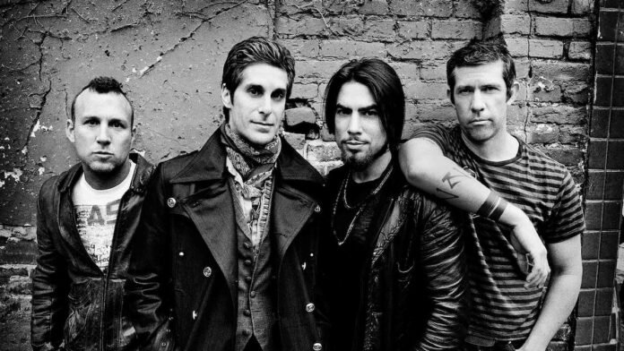 Jane’s Addiction Members and Perry Farrell Reconcile But Confirm Band Is Broken Up