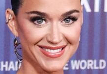 Katy Perry In Plunging Moist Bikini 'Upsetting Fats Individuals' On Miami Seaside Katy Perry In Plunging Wet Bikini 'Upsetting Fat People' On Miami Beach