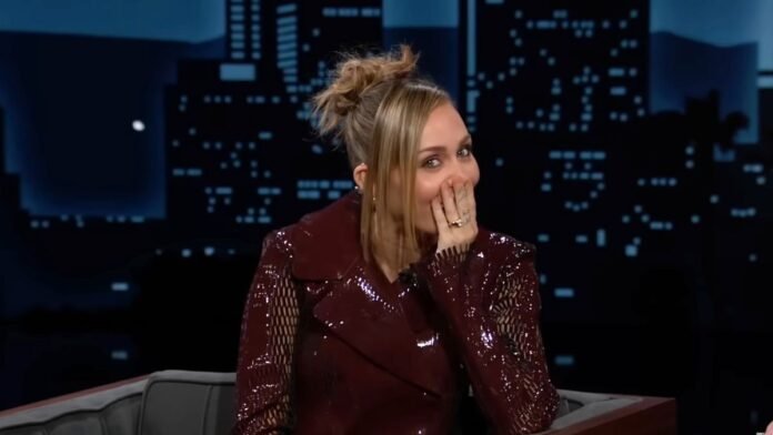 Miley-Cyrus-is-Afraid-of-Paper.jpg Miley Cyrus Is Seriously Afraid of Paper