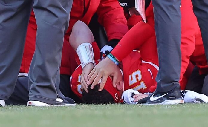 Patrick Mahomes Is Injured as Chiefs Miss NFL Playoffs for First Time in 10 Years