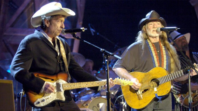 Bob Dylan Attempts to Describe Willie Nelson: “How Would You Define the Indefinable?”