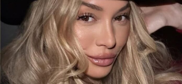 Corinne Olympios In 'Lemon Bikini' Has Fans Asking 'How Are You Single?'