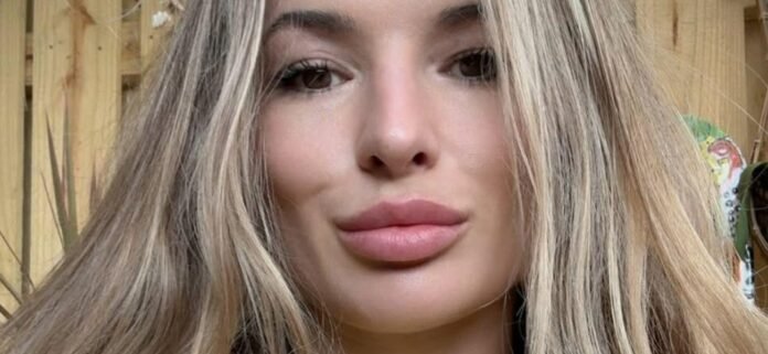 Maryna Moroz Goes Full 'Baddie' Mode In High-Waisted Swimsuit