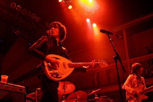 photo-avalon-aW1hZ2VzMS8yMDI1LzEyLzA1LzE3NjQ5MzAzNjJjcm9wcGV.jpg Rock star whose band supported Oasis dead at 40