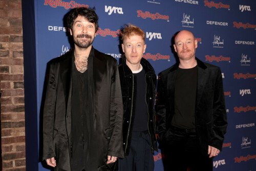 photo-avalon-aW1hZ2VzMS8yMDI1LzEyLzAxLzE3NjQ1OTE4ODhjcm9wcGV.jpg Biffy Clyro experiment with garage rock and country rock