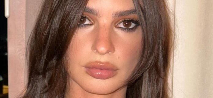 Emily Ratajkowski 'Disrespectful' Shimmying In Bikini In A Grocery Store