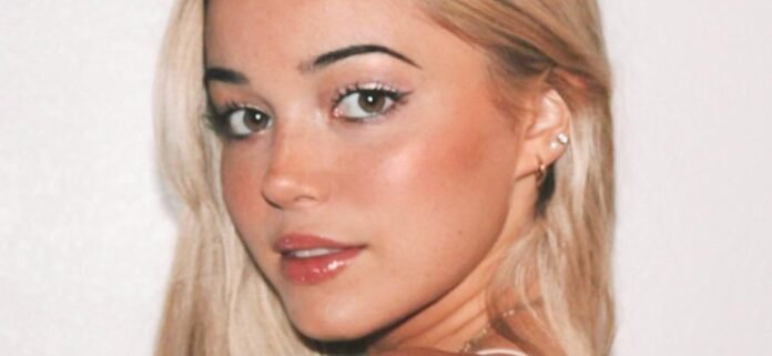 Gymnast Olivia In G-String Bikini Makes 'Jaws Drop' While Outdoors