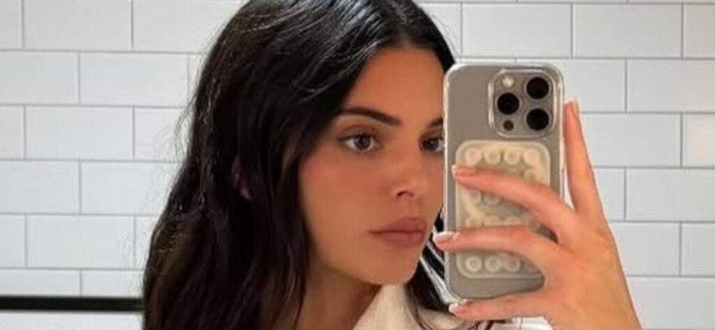 Kendall Jenner Proves Her ‘Body Is Tea’ In Sun-Soaked Bikini Snap