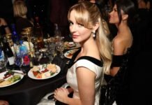 The Web Roasts Critics Selection Awards Meals After Picture Goes Viral The Internet Roasts Critics Choice Awards Food After Photo Goes Viral