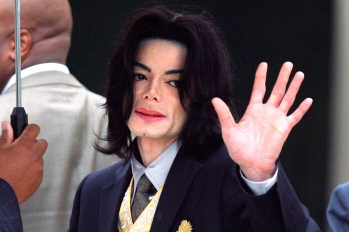 Michael Jackson Accusers Appear in Court, Judge Says They Likely Can't Sue